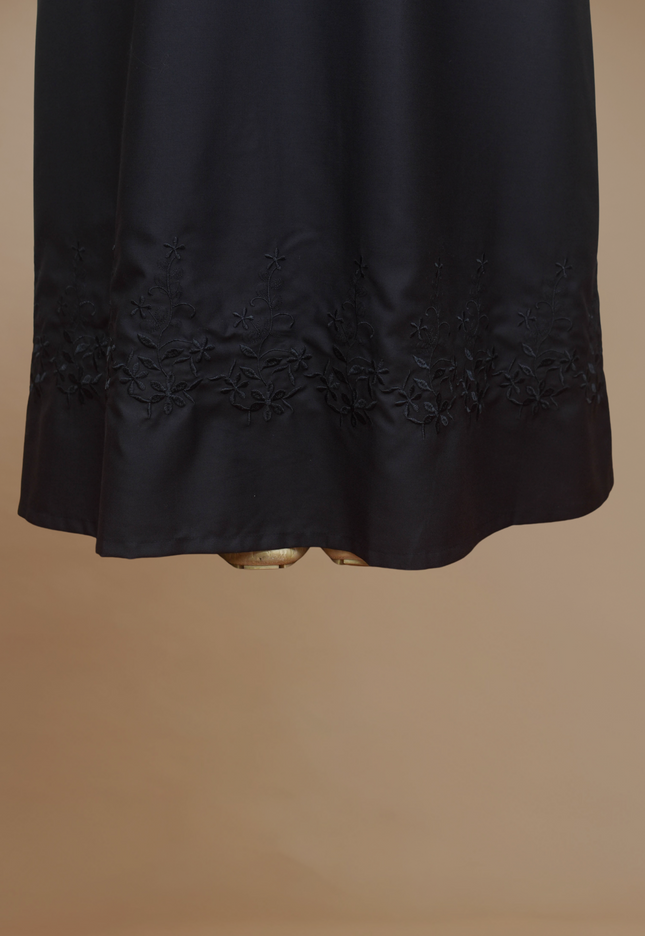 Faraza Zahra Jubah Terus Umrah -  Sulam Bunga