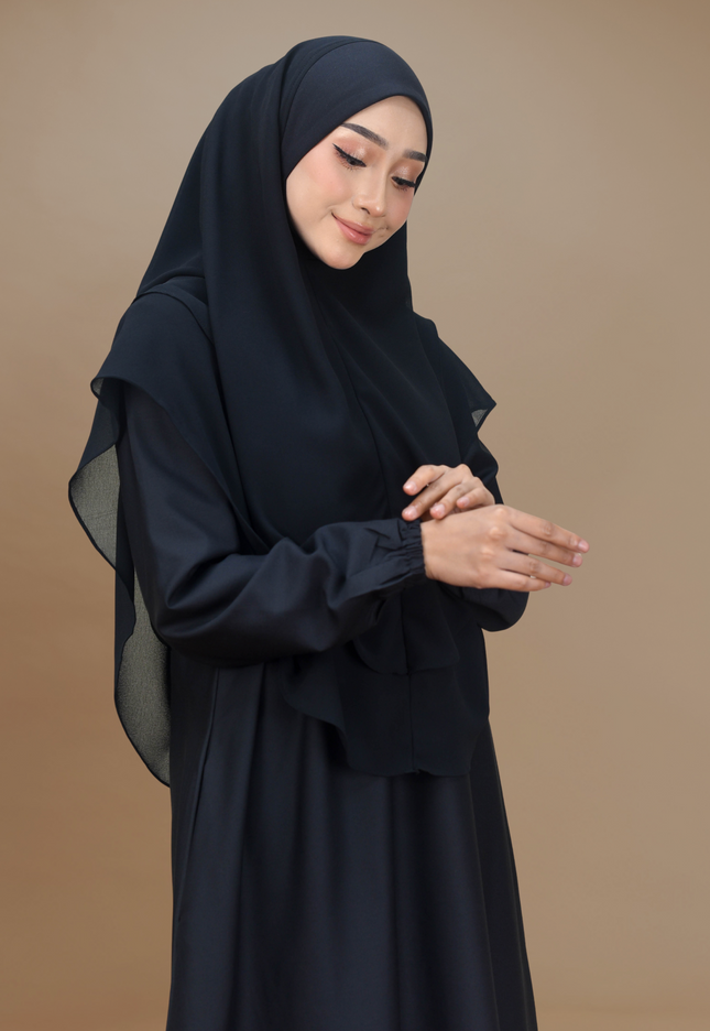 Faraza Zahra Jubah Terus Umrah -  Sulam Bunga