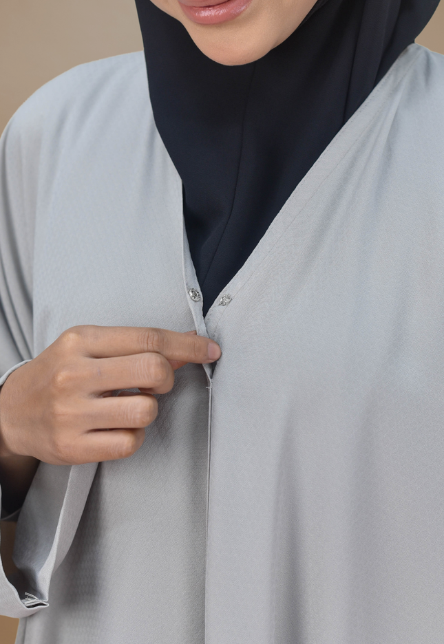 Faraza Zahra Jubah Abaya Umrah - Abaya Safieyah in Light Grey