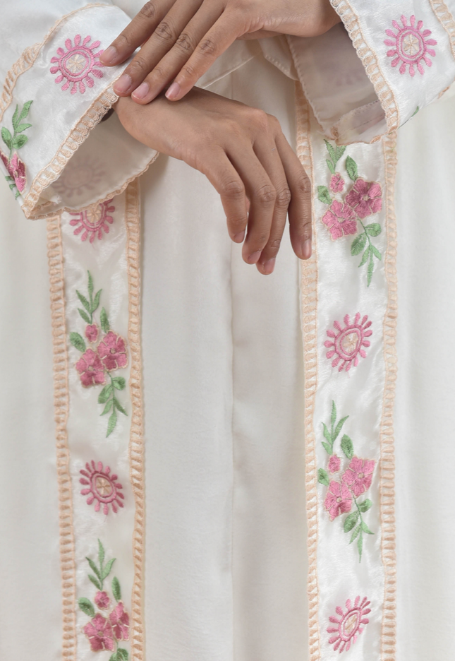 Faraza Zahra Jubah Abaya Umrah - Abaya Salsabilah in Off White