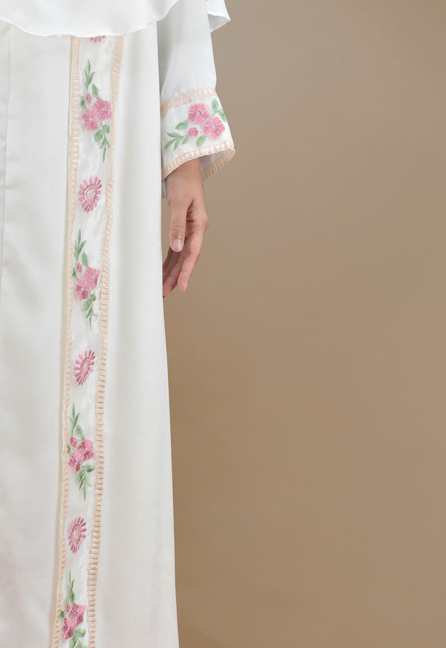 Faraza Zahra Jubah Abaya Umrah - Abaya Salsabilah in Off White