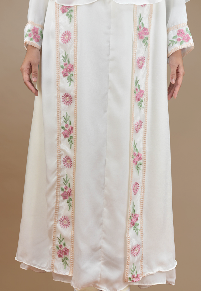 Faraza Zahra Jubah Abaya Umrah - Abaya Salsabilah in Off White