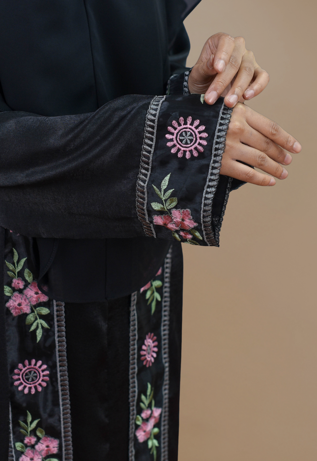 Faraza Zahra Jubah Abaya Umrah - Abaya Salsabilah in Black(Hitam)