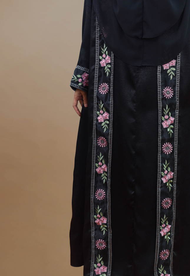 Faraza Zahra Jubah Abaya Umrah - Abaya Salsabilah in Black(Hitam)
