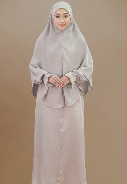 Faraza Zahra Jubah Umrah Muslimah - Set Serra in Nude