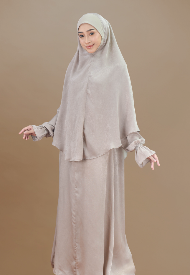 Faraza Zahra Jubah Umrah Muslimah - Set Serra in Nude