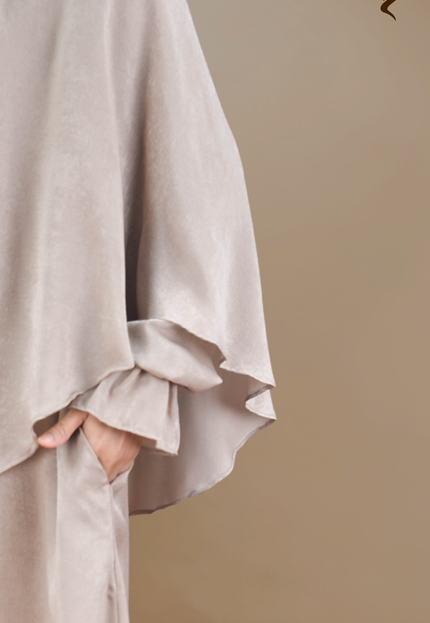 Faraza Zahra Jubah Umrah Muslimah - Set Serra in Nude
