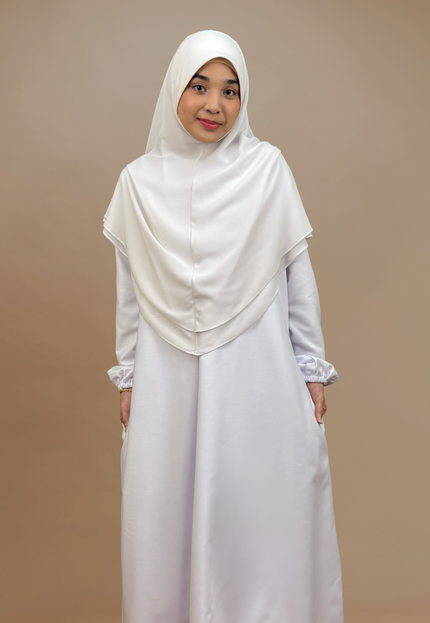 Faraza Zahra Jubah Terus Umrah -  Sulam Bunga