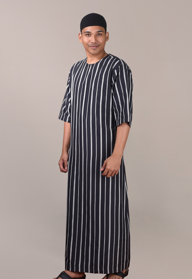 Faraza Zahra Jubah Safwan in Black
