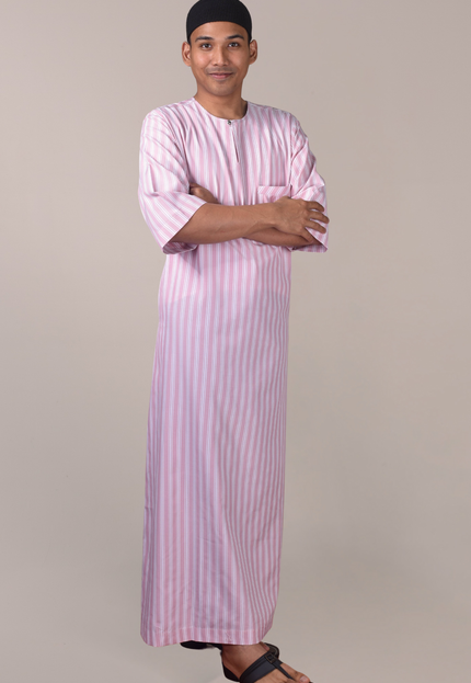 Faraza Zahra Jubah Safwan in Pink