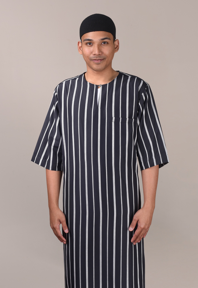 Faraza Zahra Jubah Safwan in Black