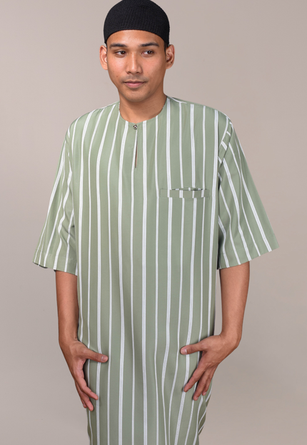 Faraza Zahra Jubah Safwan in Moss Green