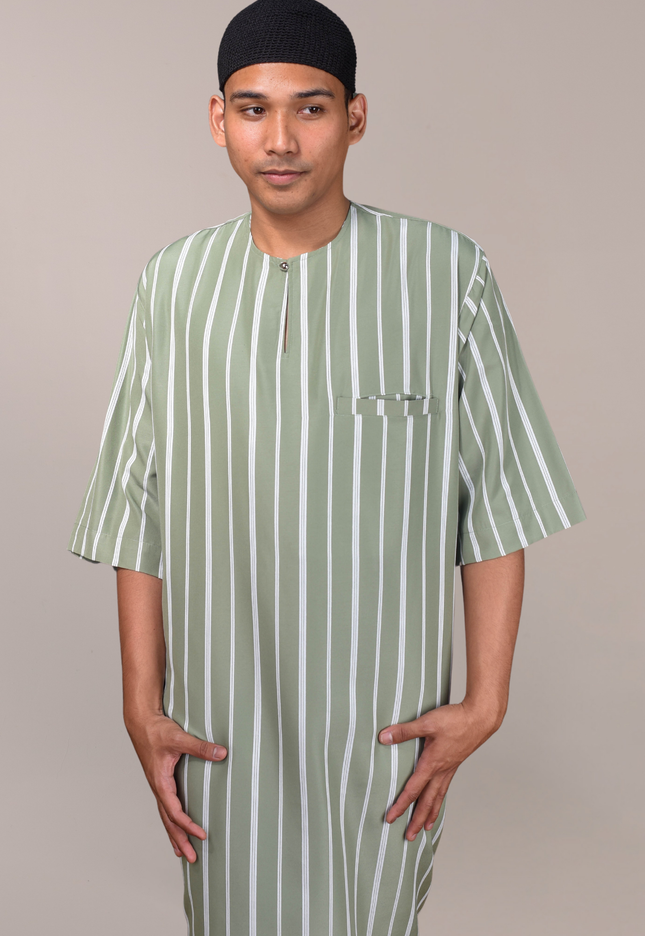 Faraza Zahra Jubah Safwan in Moss Green