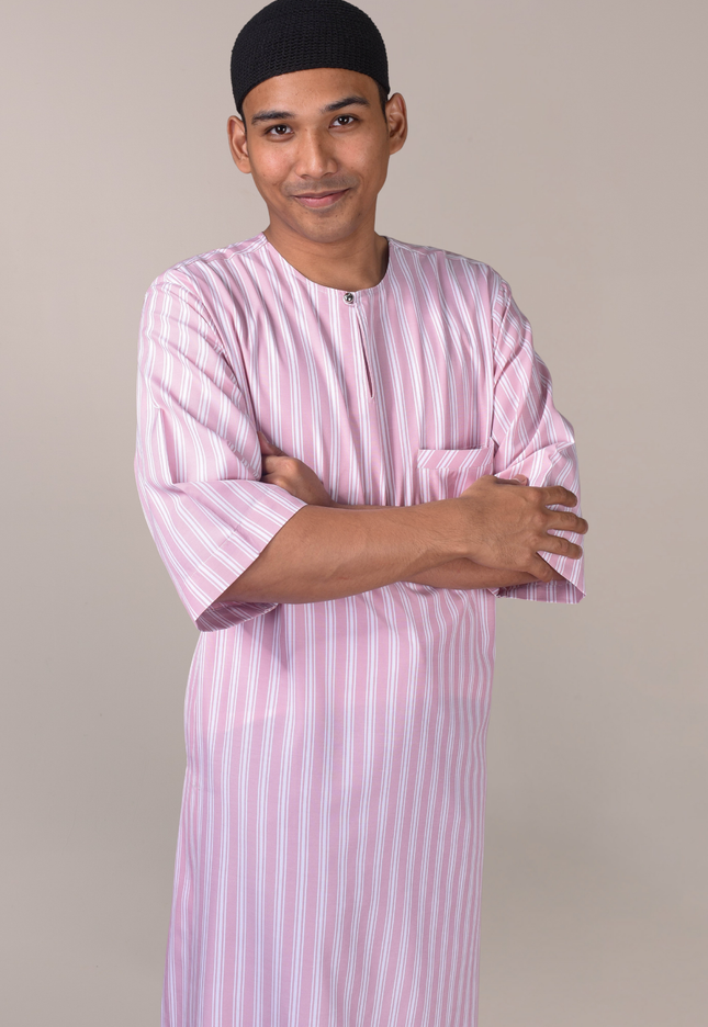Faraza Zahra Jubah Safwan in Pink