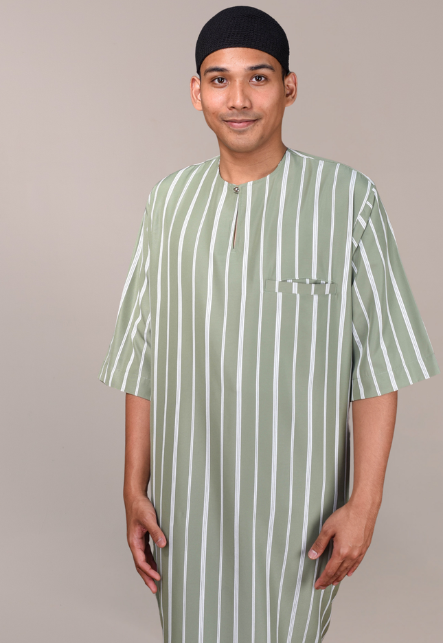 Faraza Zahra Jubah Safwan in Moss Green