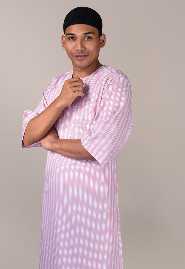 Faraza Zahra Jubah Safwan in Pink