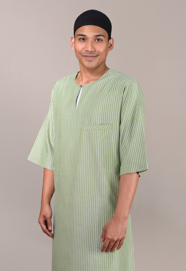 Faraza Zahra Jubah Sufyan in Moss Green