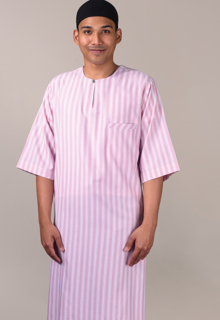 Faraza Zahra Jubah Safwan in Pink