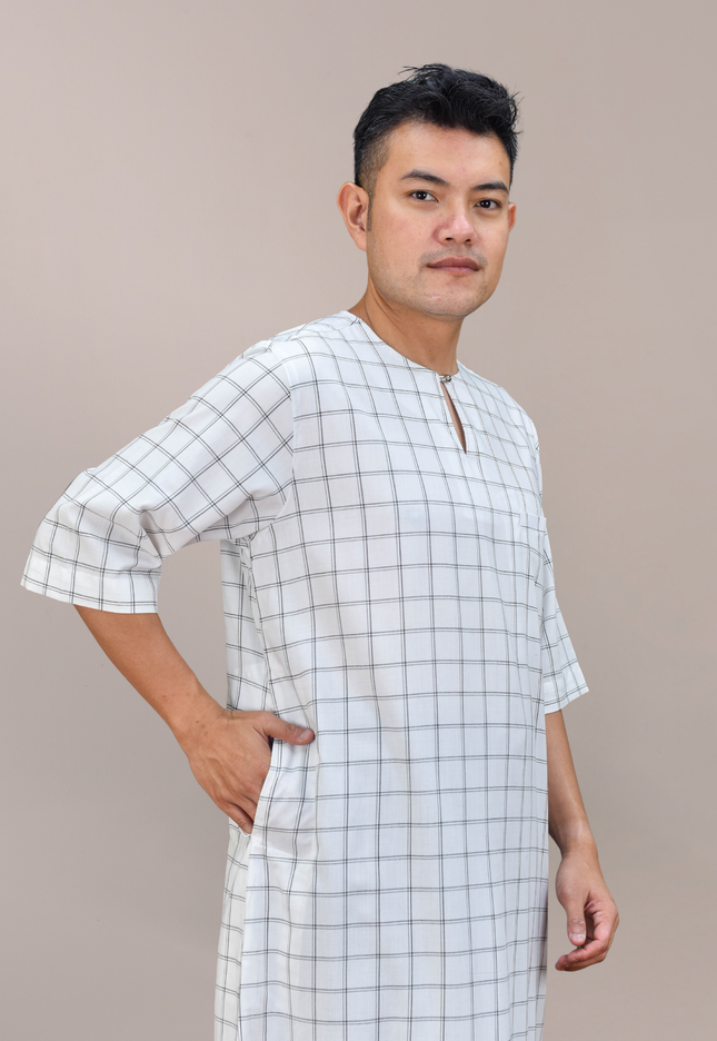 Faraza Zahra Jubah Bahaman in White(Putih)