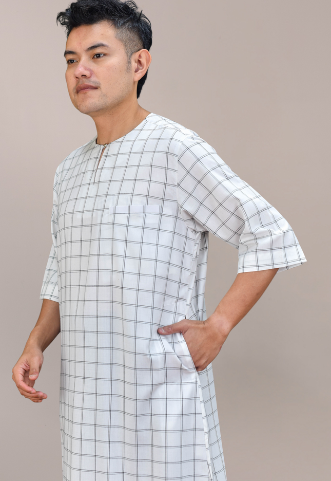 Faraza Zahra Jubah Bahaman in White(Putih)