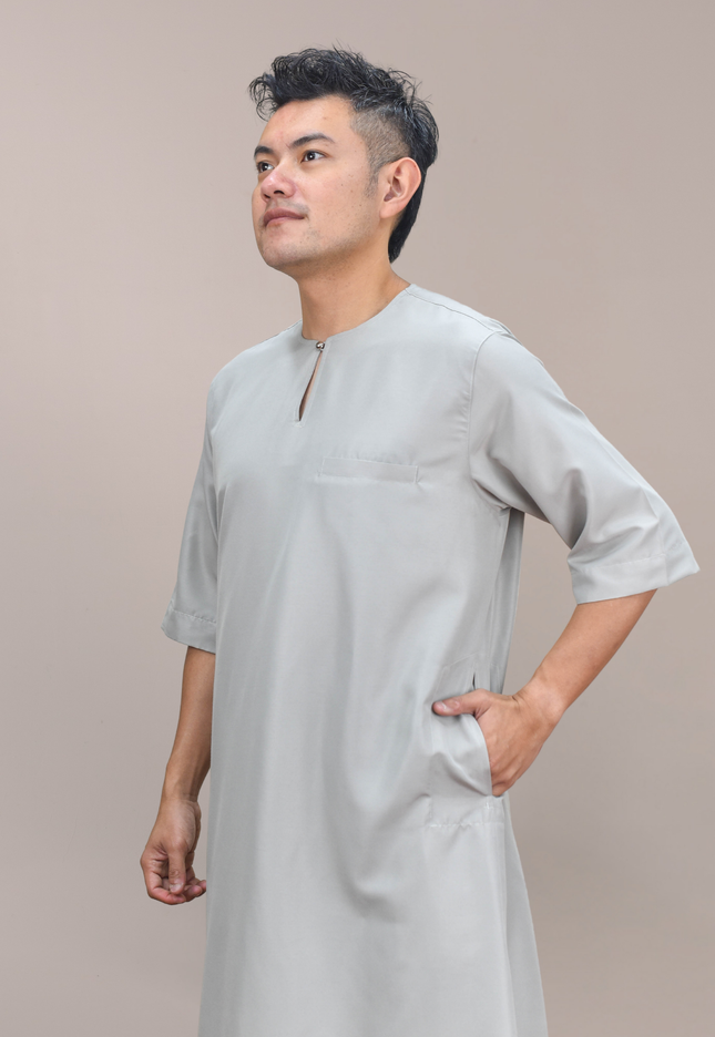 Faraza Zahra Jubah Safir in Grey
