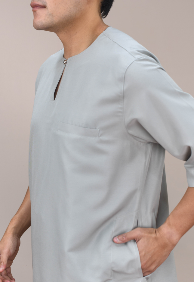 Faraza Zahra Jubah Safir in Grey