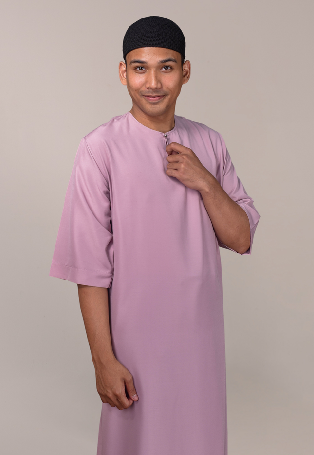Faraza Zahra Jubah Safir in Pink