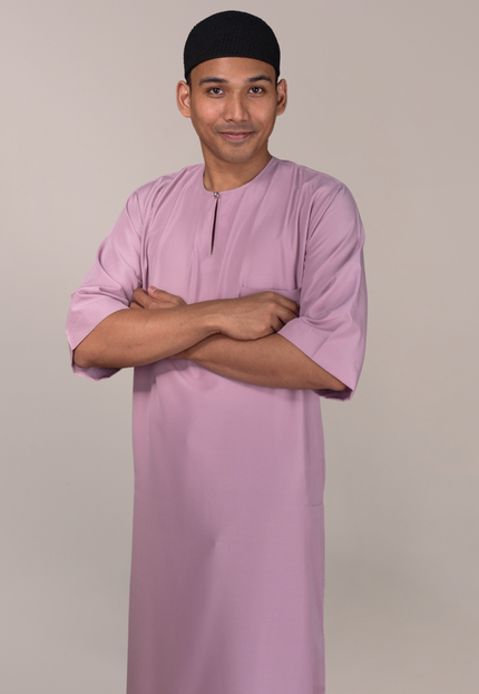 Faraza Zahra Jubah Safir in Pink