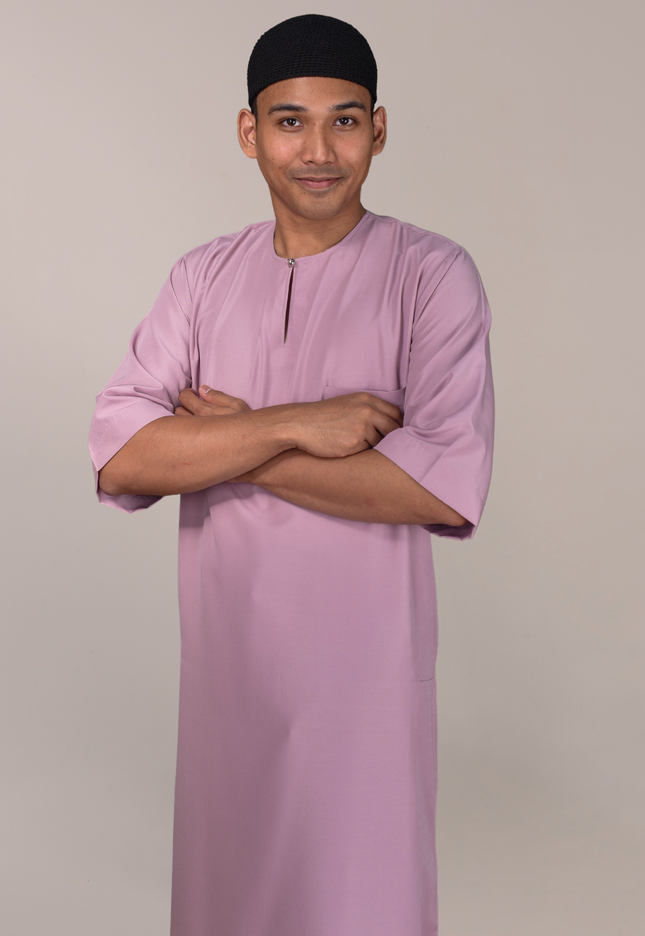 Faraza Zahra Jubah Safir in Pink