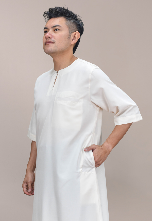 Faraza Zahra Jubah Safir in Off White