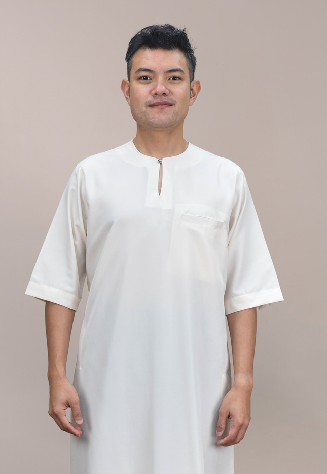 Faraza Zahra Jubah Safir in Off White