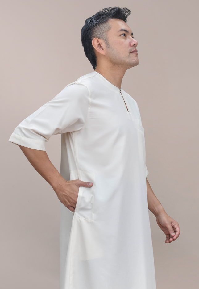 Faraza Zahra Jubah Safir in Off White