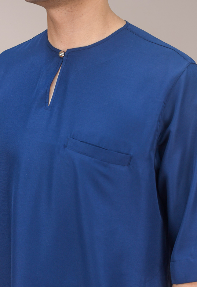 Faraza Zahra Jubah Safir in Dark Blue