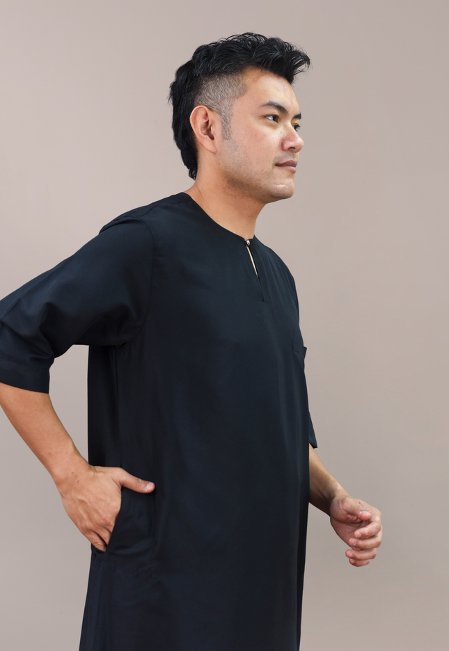 Faraza Zahra Jubah Safir in Black (Hitam)