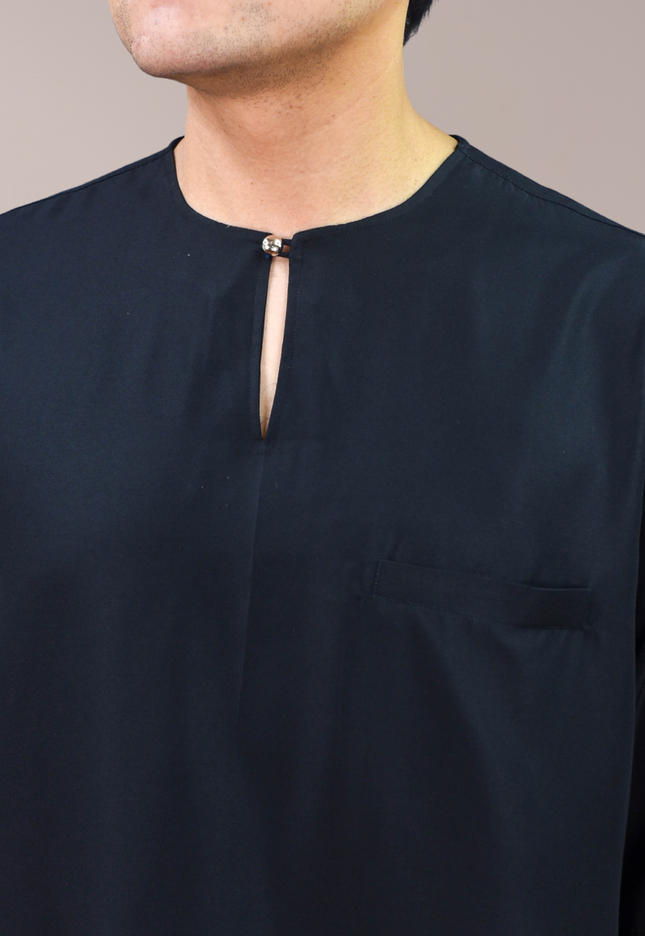 Faraza Zahra Jubah Safir in Black (Hitam)